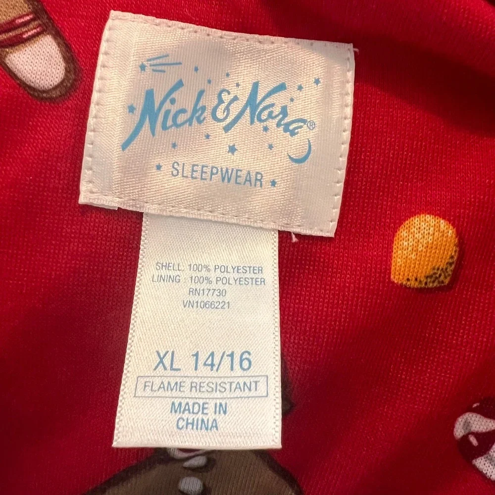 Nick & Nora Womens XL Gingerbread House and Man Hooded Bathrobe Holiday Robe.